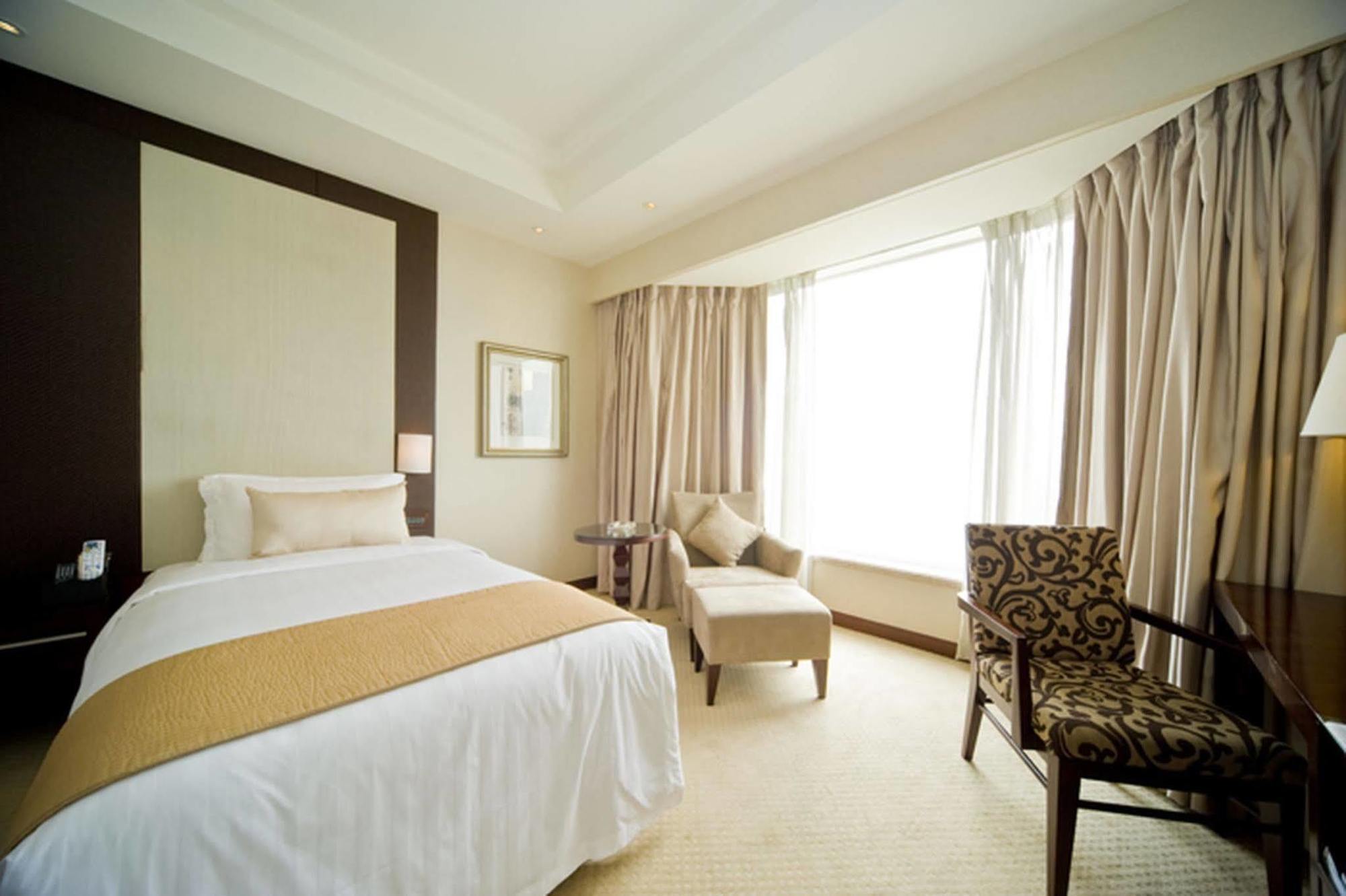 Hotel Fortuna Foshan Exterior photo
